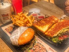 -The Habit Burger Grill 哈比特汉堡(复兴soho店)