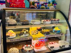 面包甜点陈列柜-DQ·蛋糕·冰淇淋(虹口龙之梦店)