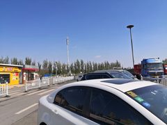 -辽河服务区-停车场