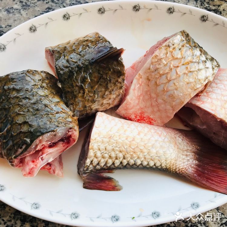 鲜美的梭鱼炖豆腐