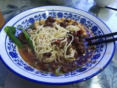 -渝之汇牛肉豌杂面
