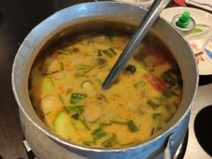 越式酸辣虾汤-大头虾越式风味餐厅(光明广场店)