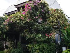-Dash Teak House