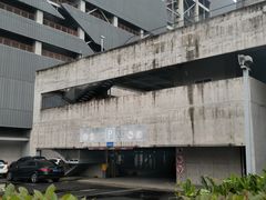 -上海当代艺术博物馆-地面停车场