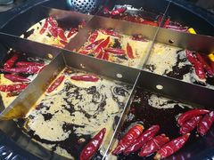 纯牛油红汤锅底-红九格老火锅(三峡广场店)