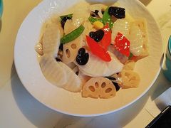 -荷塘秋月·本帮江浙菜(国权路店)