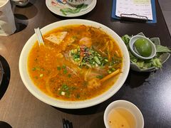 -大头虾越式风味餐厅(光明广场店)