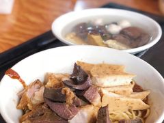 -松树干拌面店