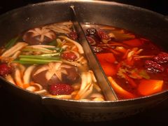 鸳鸯锅-湊湊火锅·茶憩(新中关购物中心店)
