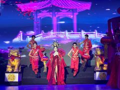 -金东尼人妖秀