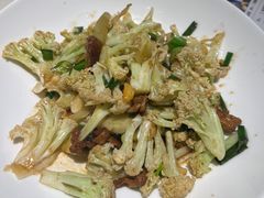 -阿瓦山寨·湘菜现炒·剁椒鱼头王(咸阳总店)