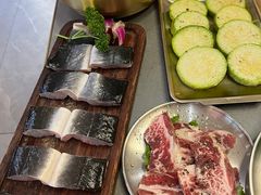 -围炉肉舍•炭烤活鳗•丹东海鲜烤肉(步行街店)