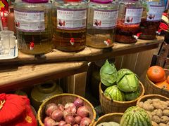 -帅巴人舅母子腊蹄民俗村