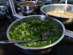 -鸿浩扒猪脚米线