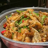 吃蛙锅还送毛巾[点赞]