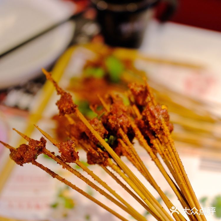 成都探店｜没吃过这家水煮牛肉，不算来过四川