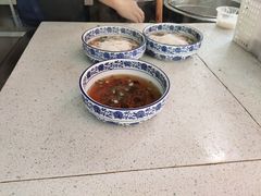 -裕新楼粉面馆·石磨手工粉(四方坪店)