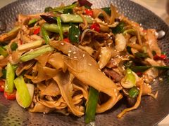 干锅腊肉炒脆笋-普天和酒楼(天津之眼店)