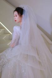 -艾米丽婚纱礼服