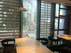 靠窗位-豪客来牛排(重庆三峡广场步行街1704店)