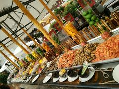 自助取餐区-拉萨圣地天堂洲际大饭店-自助餐厅