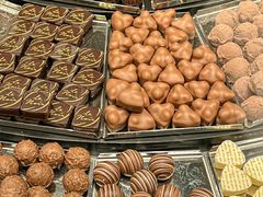 -Laderach 莱德拉(上海环贸iapm店)