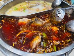 -肖肖酸萝卜鱼火锅(总店)