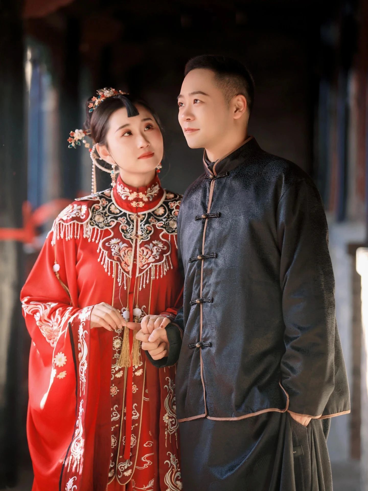 不辞青山相随与共平遥汉服情侣写真