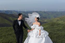 -至臻微拉婚纱摄影