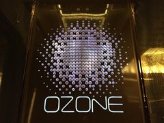 -OZONE 顶楼酒吧(香港丽思卡尔顿酒店)