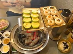 -围炉肉舍•炭烤活鳗•丹东海鲜烤肉(步行街店)