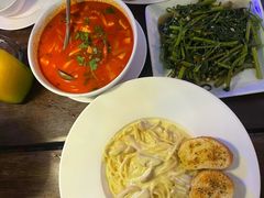 -Green Tree Rest. & Pub