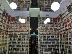 -钟书阁(松江泰晤士小镇店)