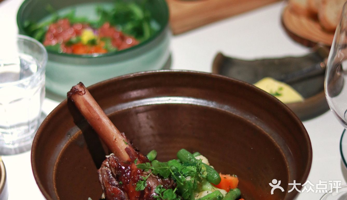 上海|夏夜 微醺 听雨声