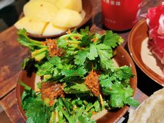 芹菜牛肉-四小区火锅·巷子里的重庆火锅(花照壁店)
