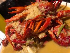 特色蒜香龙虾-虾弄弄海派小龙虾·牛羊蝎子火锅