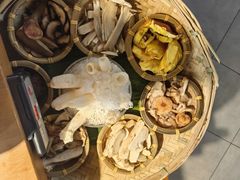 -菌彩云南野生菌火锅(万达广场店)
