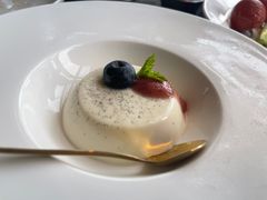 -MONICH牛排融合餐厅(和义大道购物中心店)