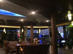 -上海滴水湖皇冠假日酒店