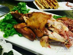 -老码头黑皮肘子锅包肉熏酱水饺(文政街店)