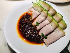 蒜泥白肉配乳瓜-初蓉丨遇见新川菜(亲贤街荣耀店)