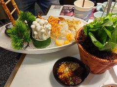 -洪氏嗨捞·猪肚鸡火锅(阳光天地店)