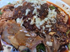 凉拌核桃肉-赵姐猪耳朵饭店