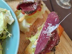 -悦享绿山墙西餐厅