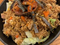 鳗鱼鸡粒蟹子炒饭-more than meow吴止猫主题餐厅(承德 中船汇店)