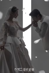-现代经典婚纱摄影