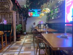 大堂-清真·噃茄树黄柿子火锅