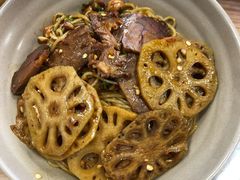 选两样拌粉-万方圆拌粉瓦罐汤(九江湖滨店)