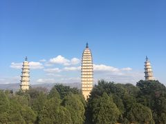 -三塔倒影公园