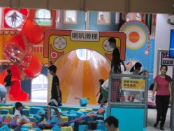 -反弹蹦床公园·运动乐园·团建·亲子派对(深圳观澜湖店)